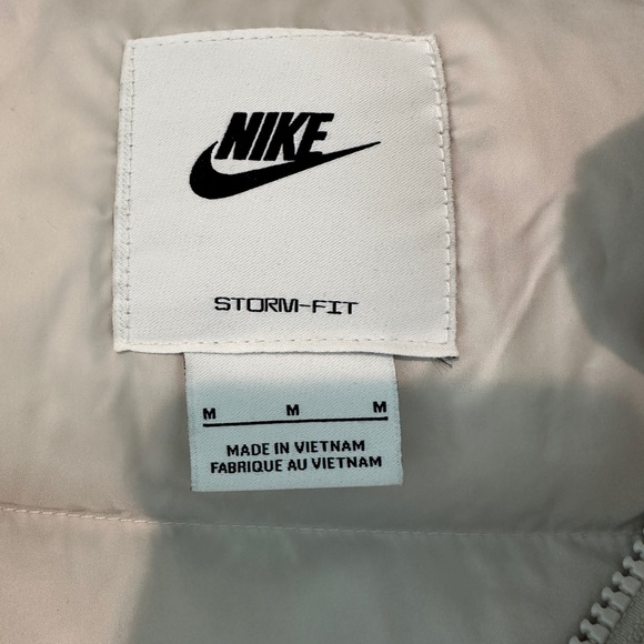 Nike StormFit Wind Runner Jacket - Picture 7 of 8